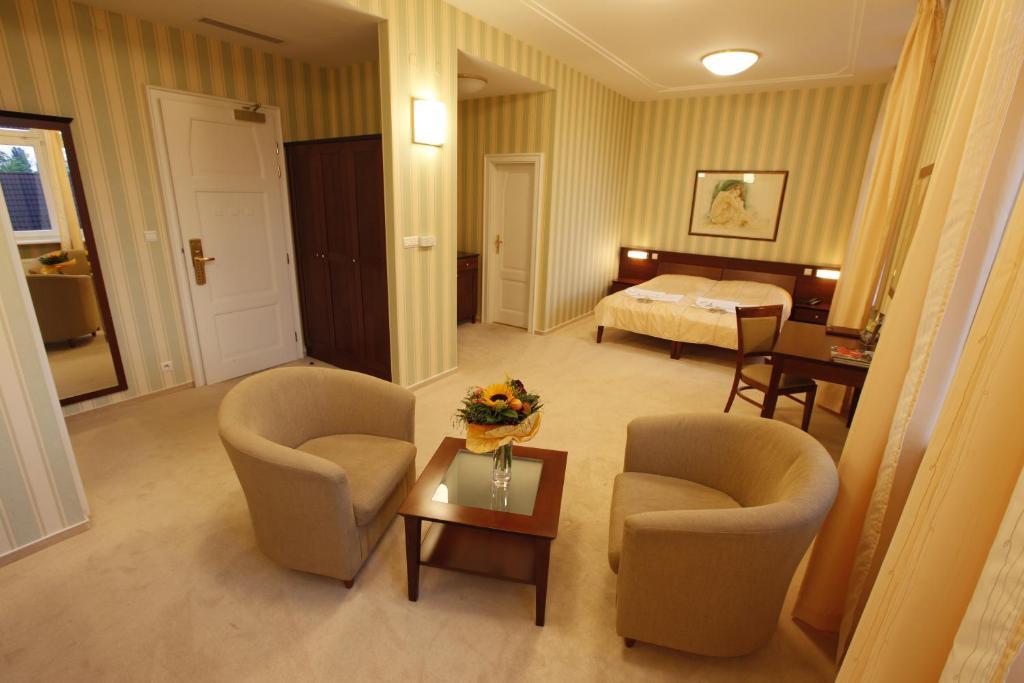 Hotel Sandor Pavillon Piest'any Kamer foto